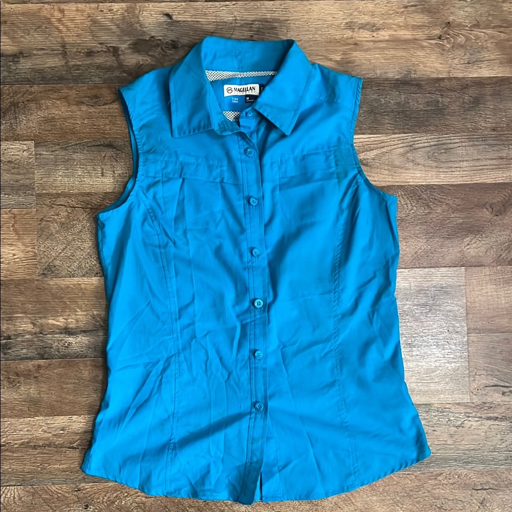 Magellan Outdoors Women's Turquoise Sleeveless Button Down Shirt